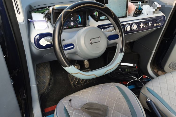 Used Bestune Pony 2025 222km Range Linglong Horse Center Console