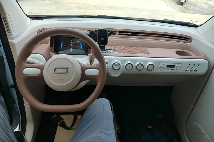 Used Bestune Pony 2025 222km Range Linglong Horse Center Console