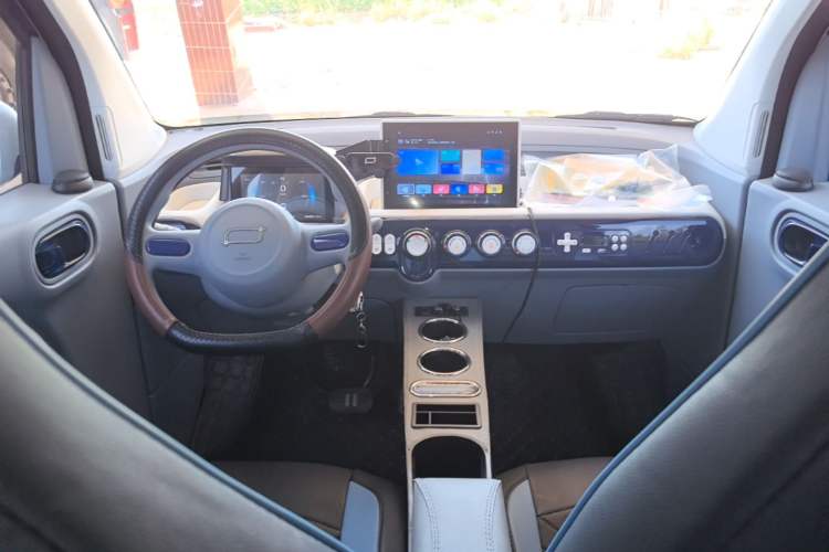Used Bestune Pony 2025 222km Clever Horse Center Console