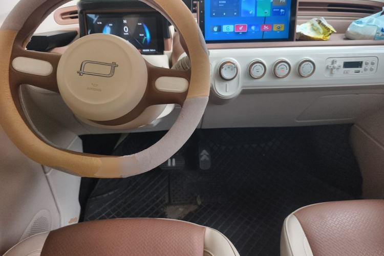 Used Bestune Pony 2025 222km Range Linglong Horse Center Console