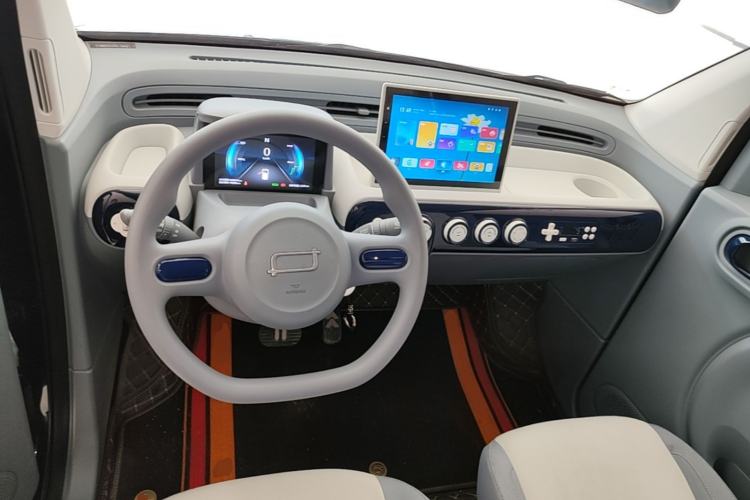 Used Bestune Pony 2025 222km Range Linglong Horse Center Console