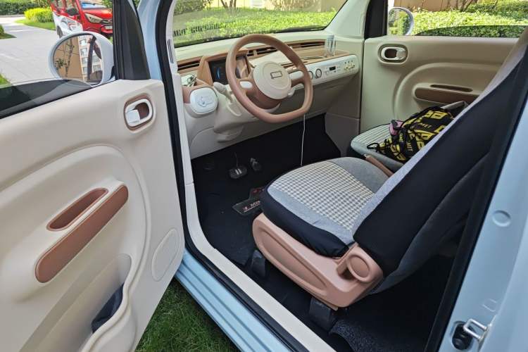 Used Bestune Pony 2025 222km Range Agile Horse Driver Seat