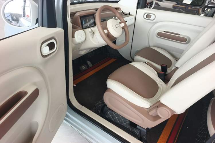 Used Bestune Pony 2025 222km Range Lingxi Horse Driver Seat