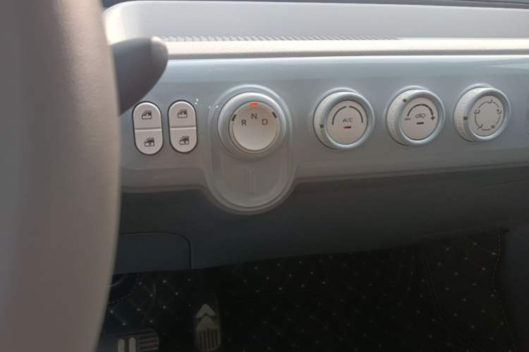 Used Bestune Pony 2025 222km Range Agile Horse Gear Lever