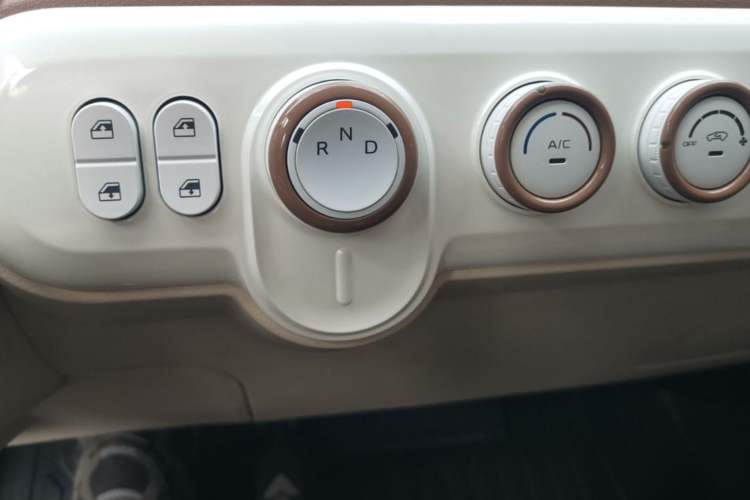 Used Bestune Pony 2025 222km Range Agile Horse Gear Lever