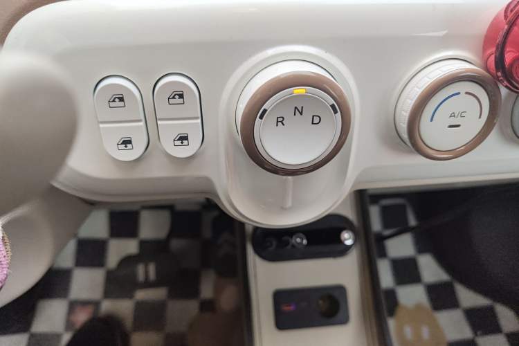 Used Bestune Pony 2025 222km Range Agile Horse Gear Lever