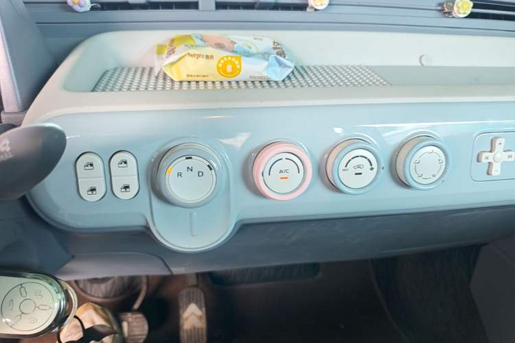 Used Bestune Pony 2025 222km Range Agile Horse Gear Lever