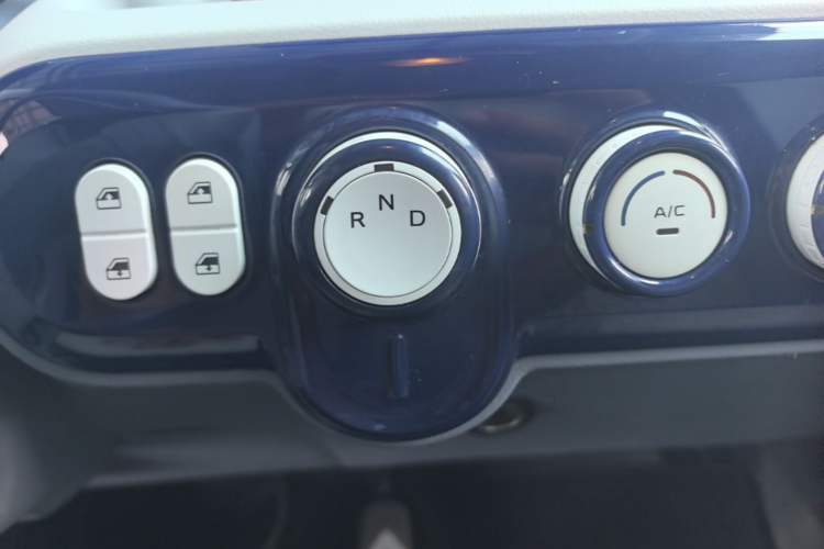 Used Bestune Pony 2025 222km Range Agile Horse Gear Lever