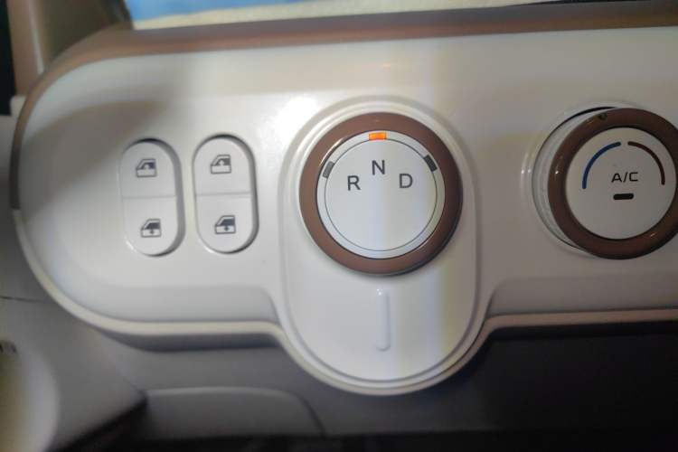 Used Bestune Pony 2025 222km Range Agile Horse Gear Lever