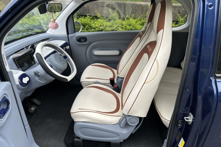 Used Bestune Pony 2025 222km Lightning Horse Interior 1