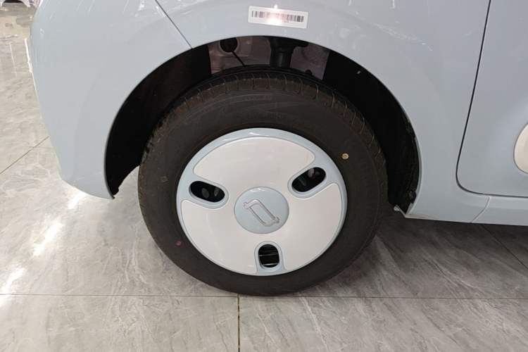 Used Bestune Pony 2025 222km Range Elegant Horse Left Front Wheel Hub