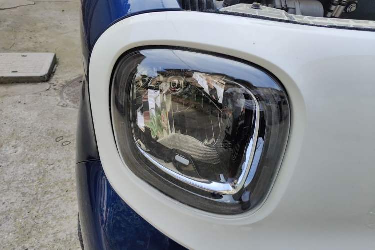 Used Bestune Pony 2025 222km Range Agile Horse Right Front Headlight
