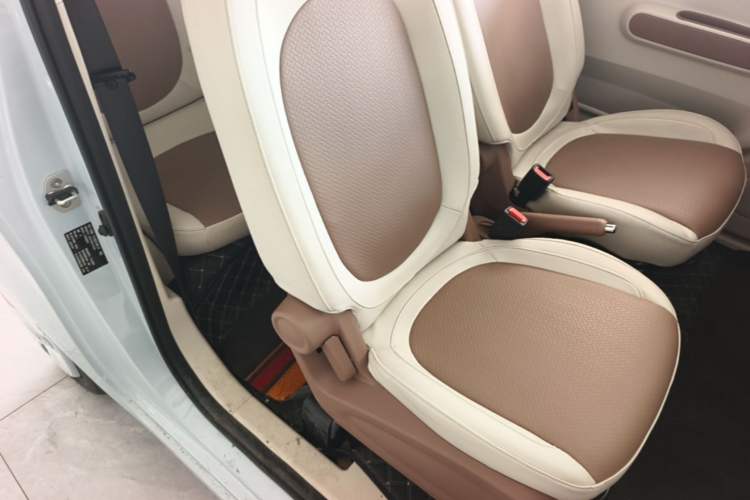 Used Bestune Pony 2025 222km Range Lingxi Horse Right Front Seat