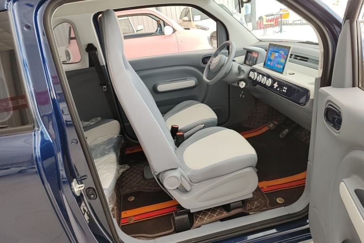 Used Bestune Pony 2025 222km Range Linglong Horse Right Front Seat