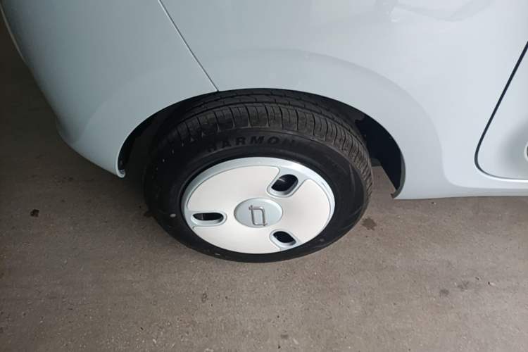 Used Bestune Pony 2025 222km Range Elegant Horse Right Rear Wheel Hub