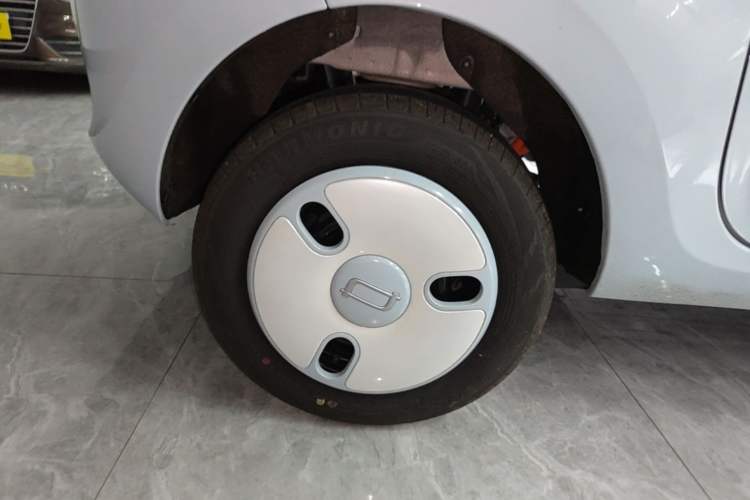 Used Bestune Pony 2025 222km Range Elegant Horse Right Rear Wheel Hub