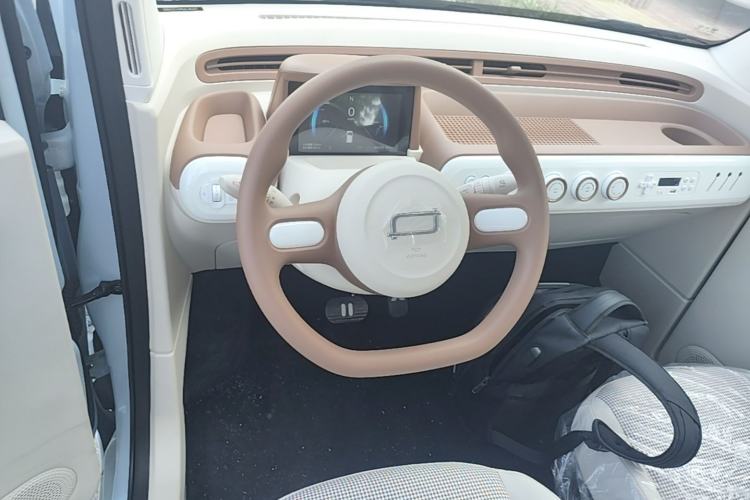 Used Bestune Pony 2025 222km Range Agile Horse Steering Wheel