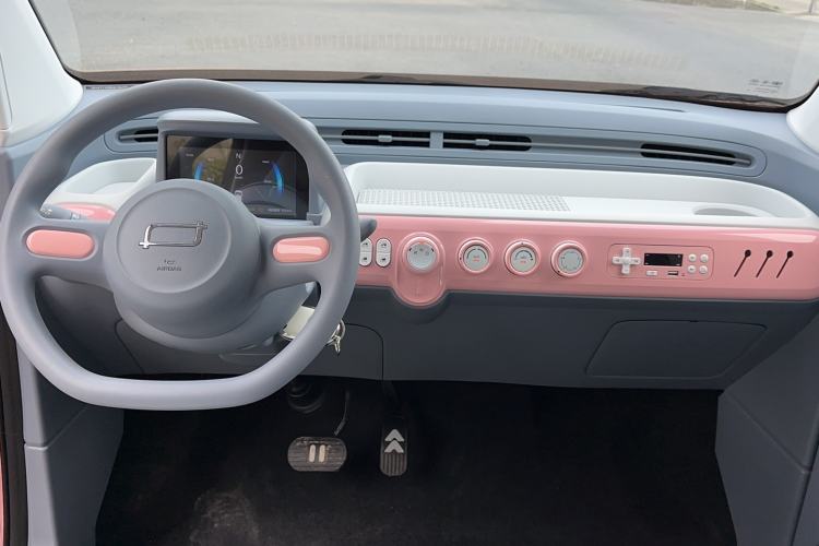 Used Bestune Pony 2025 222km Range Elegant Horse Center Console