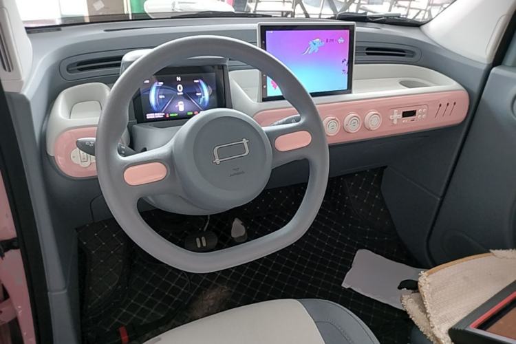 Used Bestune Pony 2025 222km Range Elegant Horse Center Console