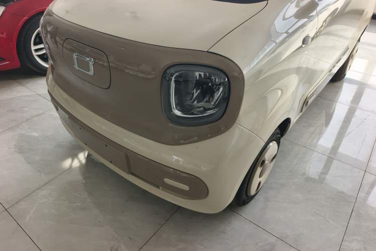 Used Bestune Pony 2025 222km Range Agile Horse Left Front Headlight