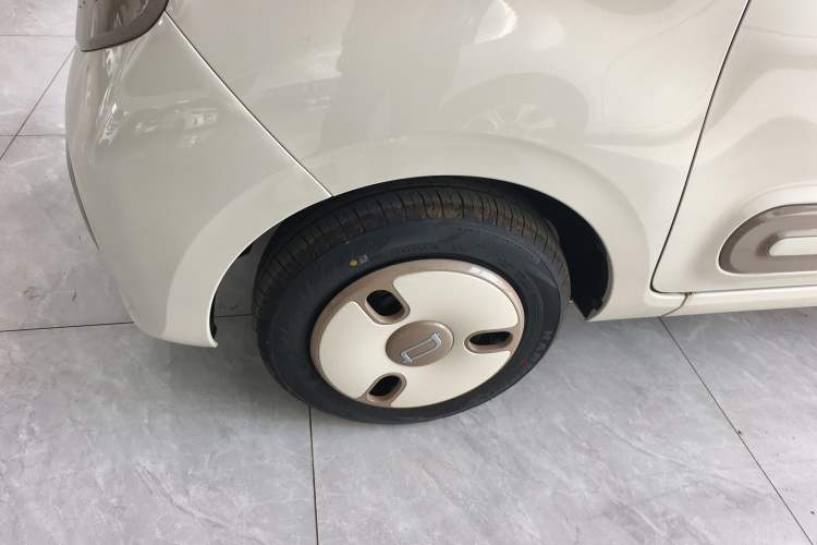 Used Bestune Pony 2025 222km Range Agile Horse Left Front Wheel Hub