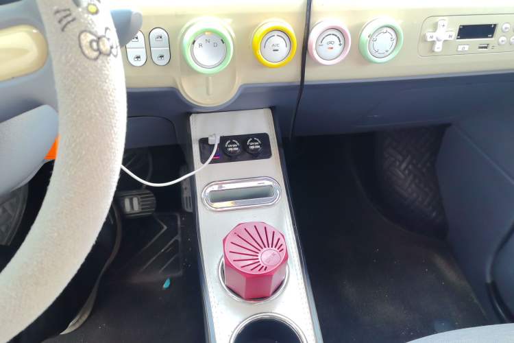 Used Bestune Pony 2025 222km Range Agile Horse Audio And AC Panel