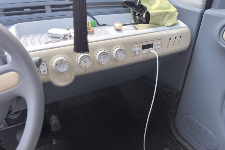 Used Bestune Pony 2025 222km Clever Horse Audio And AC Panel