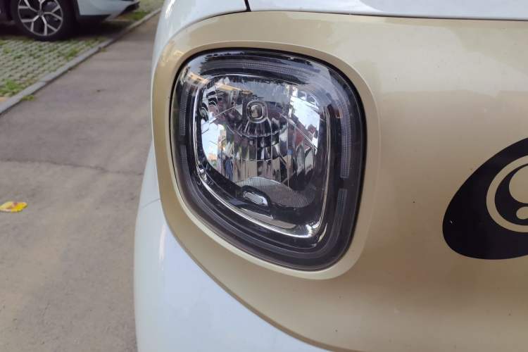 Used Bestune Pony 2025 222km Range Agile Horse Right Front Headlight