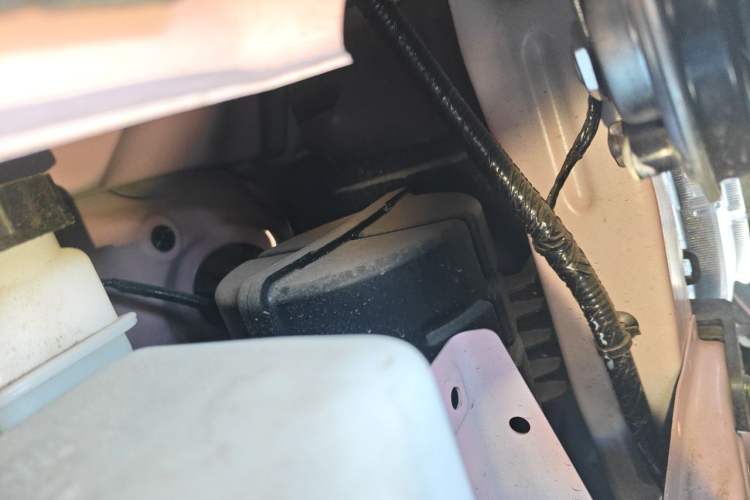 Used Bestune Pony 2025 222km Lightning Horse Engine Bay Left