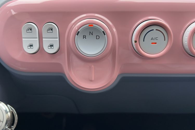Used Bestune Pony 2025 222km Range Elegant Horse Gear Lever