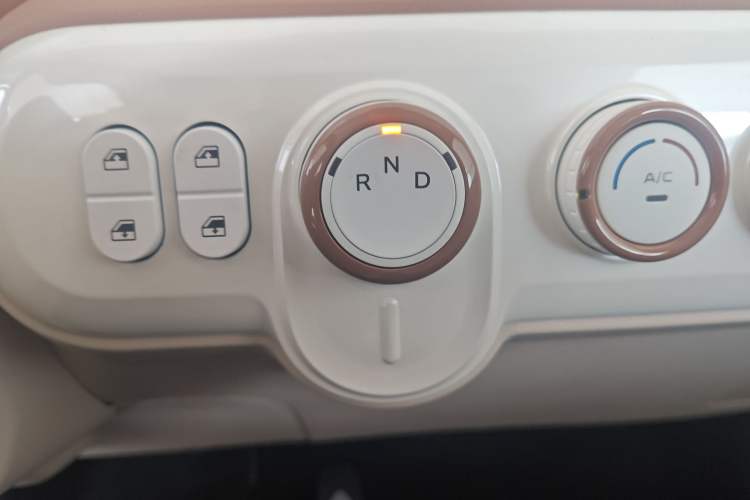 Used Bestune Pony 2025 222km Range Agile Horse Gear Lever