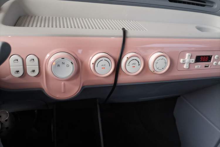 Used Bestune Pony 2025 222km Range Lingxi Horse Gear Lever