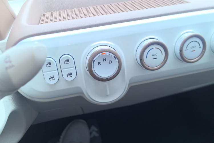 Used Bestune Pony 2025 222km Range Agile Horse Gear Lever