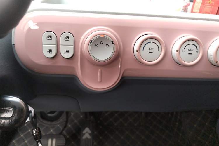 Used Bestune Pony 2025 222km Range Agile Horse Gear Lever