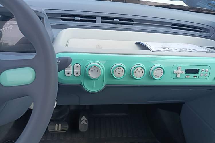 Used Bestune Pony 2025 222km Lightning Horse Audio And AC Panel