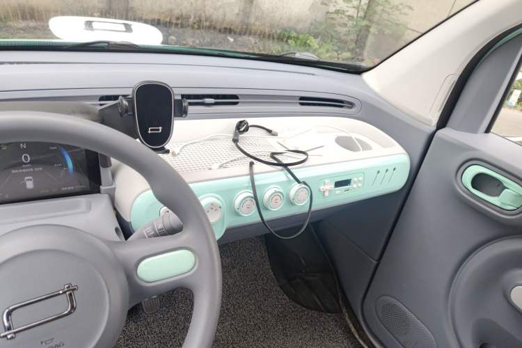 Used Bestune Pony 2025 222km Lightning Horse Audio And AC Panel