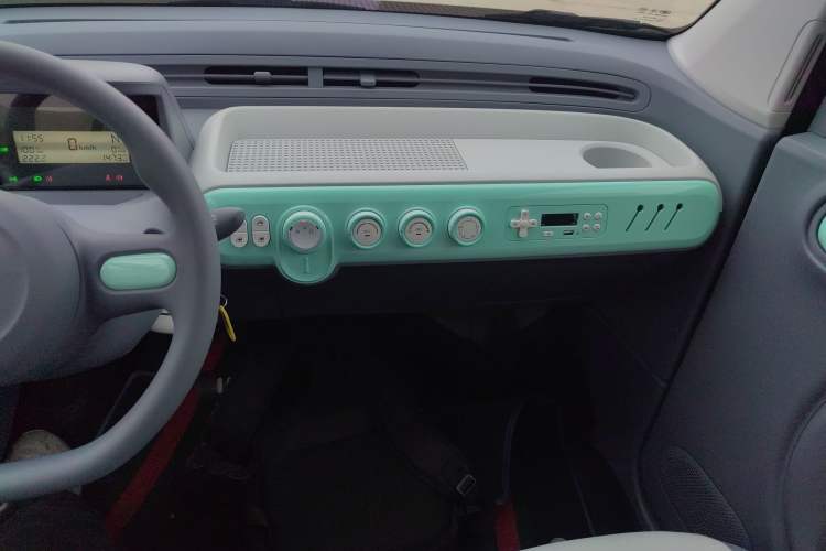 Used Bestune Pony 2025 222km Range Agile Horse Audio And AC Panel