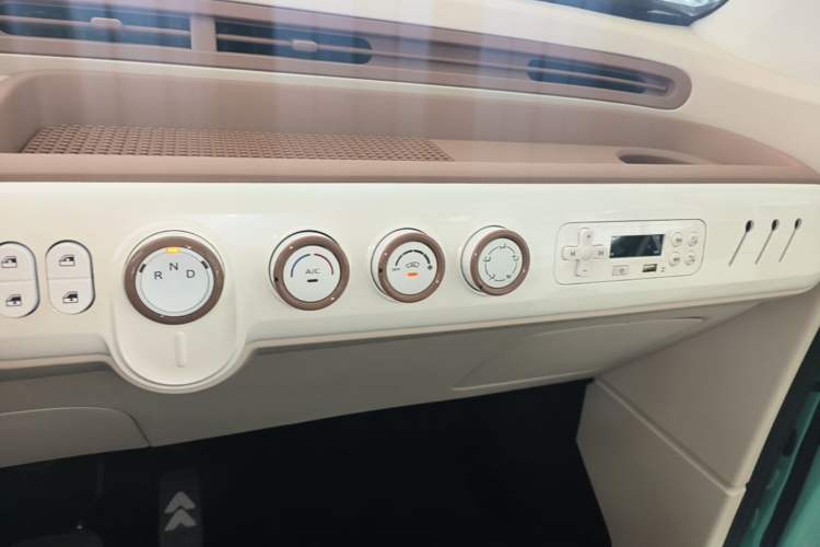 Used Bestune Pony 2025 222km Range Agile Horse Audio And AC Panel