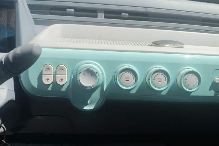 Used Bestune Pony 2025 222km Lightning Horse Audio And AC Panel