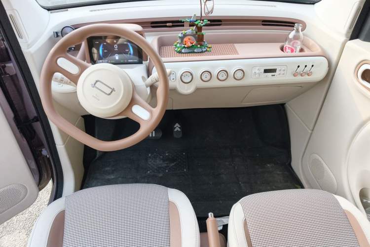 Used Bestune Pony 2025 222km Range Agile Horse Center Console