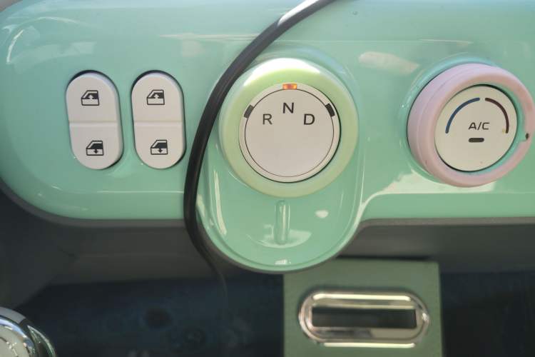 Used Bestune Pony 2025 222km Range Agile Horse Gear Lever