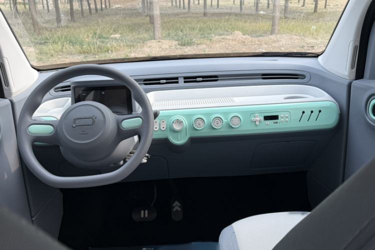 Used Bestune Pony 2025 222km Lightning Horse Interior 11