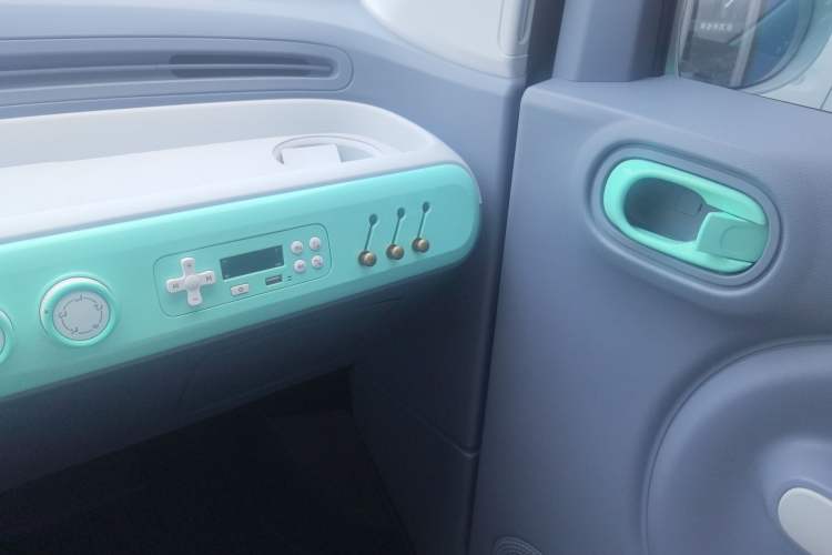 Used Bestune Pony 2025 222km Lightning Horse Interior 5