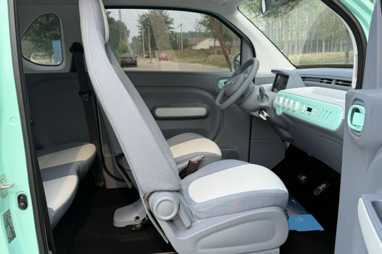 Used Bestune Pony 2025 222km Lightning Horse Interior 7