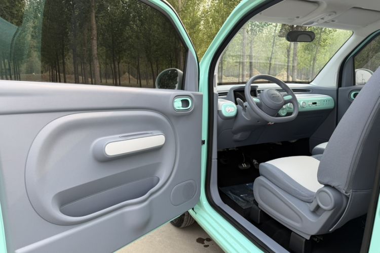 Used Bestune Pony 2025 222km Lightning Horse Interior 9