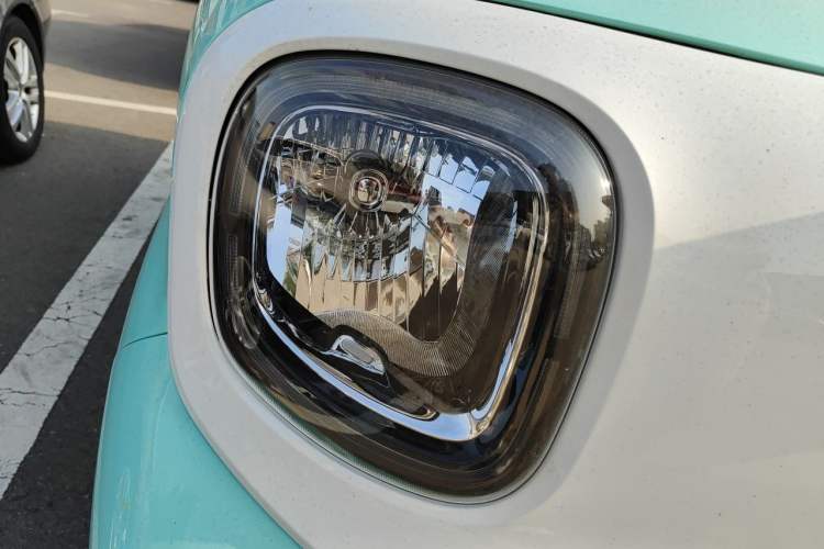 Used Bestune Pony 2025 222km Range Agile Horse Right Front Headlight