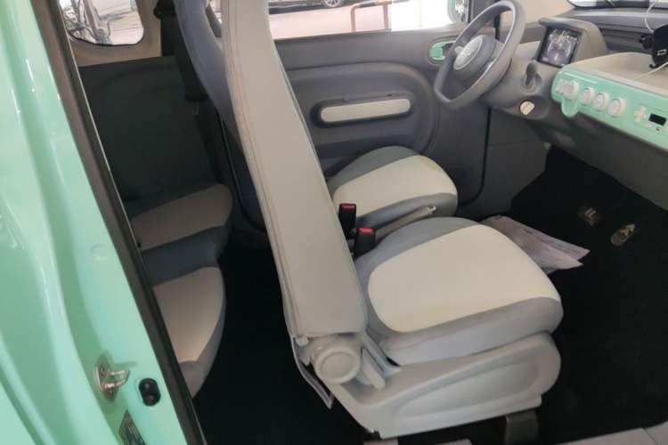 Used Bestune Pony 2025 222km Range Agile Horse Right Front Seat