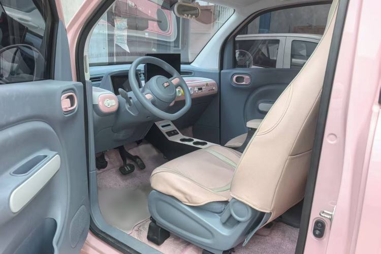Used Bestune Pony 2025 222km Lightning Horse Interior 3