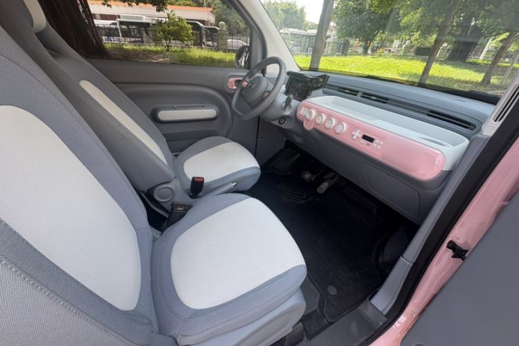 Used Bestune Pony 2025 222km Lightning Horse Interior 8