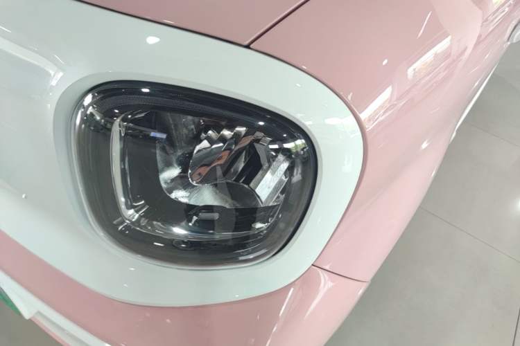 Used Bestune Pony 2025 222km Range Elegant Horse Left Front Headlight